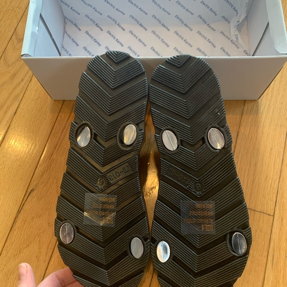 Electric Karma Pewter Grove slip on sandals size 6 - Picture 3 of 11